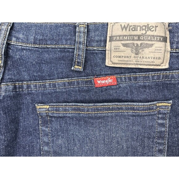 Wrangler Premium Quality Men’s Jeans 35x32 Comfort Stretch Medium Wash Denim - Picture 3 of 4